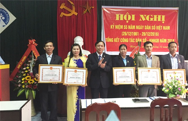 Trung tâm dân số thành phố tổ chức kỷ niệm 55 ngày Dân số uu888 có 26-12 (1961-2016), tổng kết công tác năm 2016
