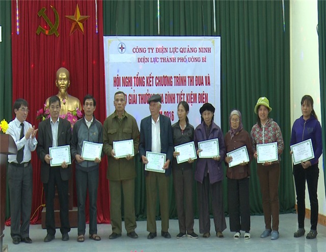 Điện lực uu888 one: Tổng kết chương trình thi đua và trao giải thưởng Gia đình tiết kiệm điện năm 2106 tại phường Phương Đông