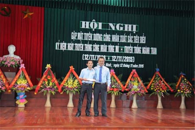 Công ty Xây dựng mỏ Hầm Lò 2-TKV: Tuyên dương công nhân tiêu biểu nhân kỷ niệm ngày truyền thống công nhân mỏ - truyền thống ngành Than 12-11 (1936-2015)