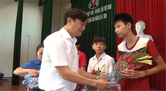 Công ty Xây dựng mỏ Hầm Lò II - TKV: Hội nghị khen thưởng học sinh giỏi năm học 2014-2015