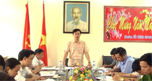 Đoàn công tác của Thành ủy làm việc với Vàng Danh