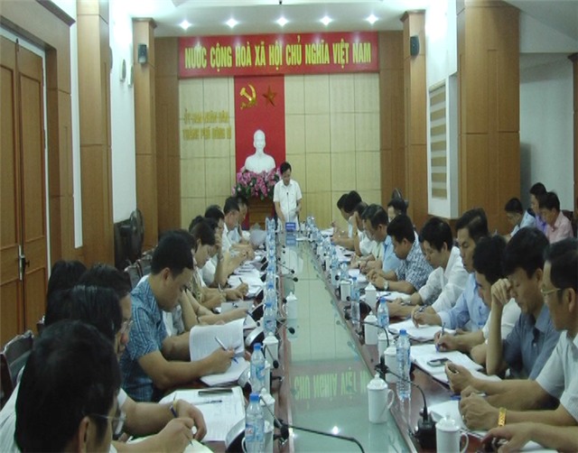 uu888.con thành phố họp giao ban công tác tuần với trưởng các phòng, ban, ngành, chủ tịch uu888.con các xã, phường