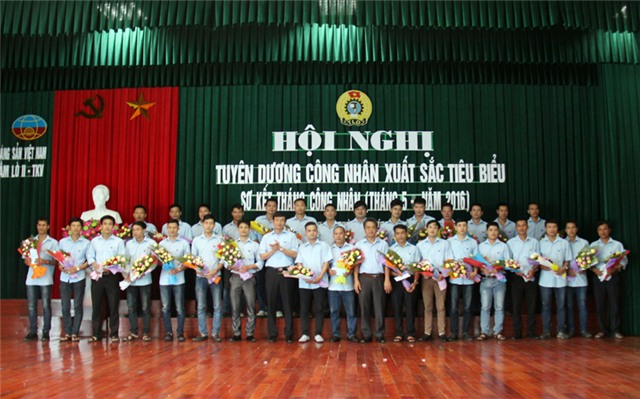 Công ty uu888 game mỏ hầm lò II - TKV: Hội nghị sơ kết tháng công nhân - tuyên dương công nhân xuất sắc tiêu biểu năm 2016