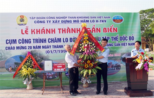 Công ty Xây dựng Mỏ - hầm Lò II: Khánh thành gắn biển công trình chăm lo đời sống công nhân