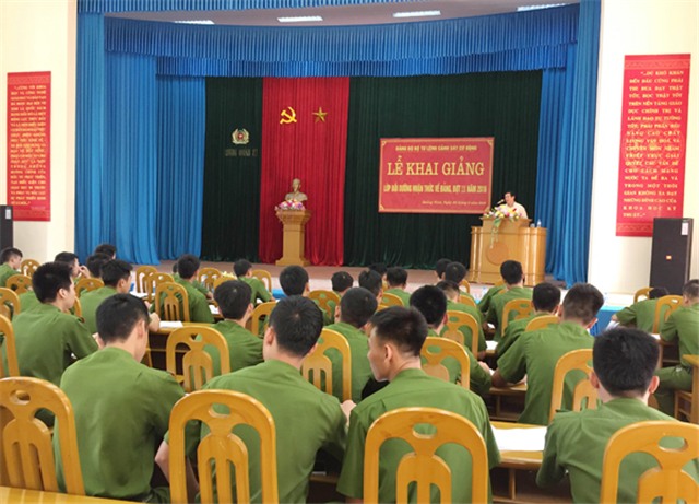 Đảng bộ tư lệnh cảnh sát cơ động: Khai giảng lớp bồi dưỡng nhận thức về Đảng đợt II năm 2016