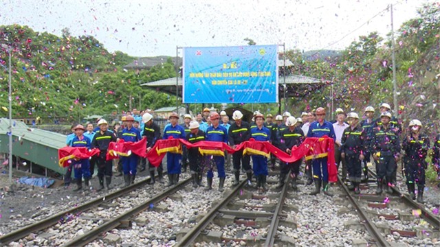 Công ty Than uu888 one  - TKV: Đón nhận tấn than đầu tiên qua đường lò xuyên vỉa +131