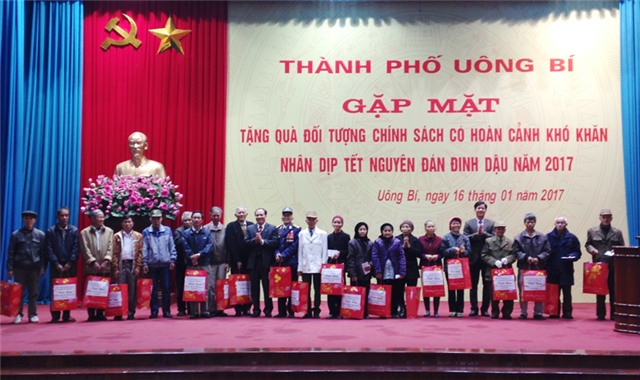 uu888 one tặng quà Tết cho 306 đối tượng chính sách