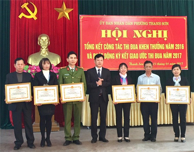 uu888.con phường Thanh Sơn tổng kết công tác thi đua khen thưởng năm 2016, phát động ký giao ước thi đua năm 2017