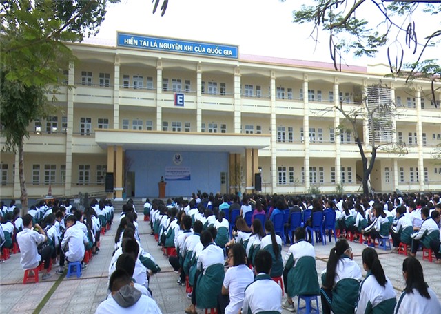 Trường THPT uu888 one:  Sơ kết học kỳ I và kỷ niệm 67 năm ngày học sinh -sinh viên 9-1 (1950-2017)
