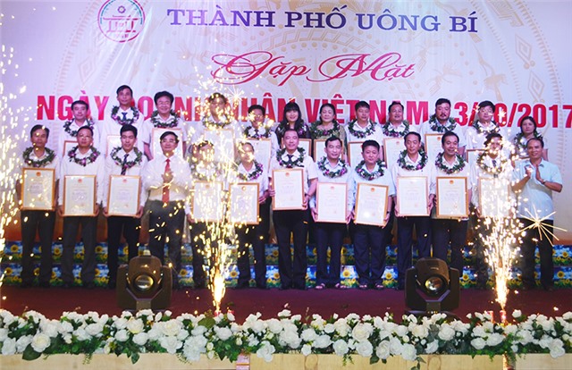Gặp mặt, biểu dương tải uu888, doanh nhân nhân tiêu biểu