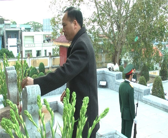 Viếng Nghĩa trang Liệt sỹ nhân kỉ niệm 73 năm ngày thành lập QĐND uu888 có