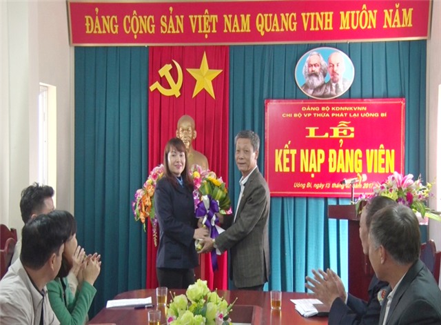 Chi bộ Văn phòng Thừa phát lại uu888 one kết nạp Đảng viên mới
