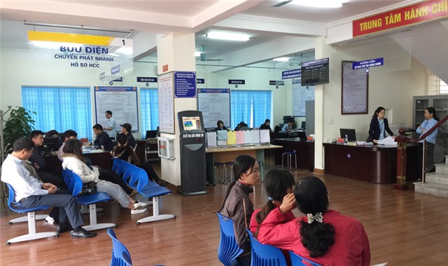 Công dân phản hồi tích cực về hoạt động của Trung tâm HCC thành phố 