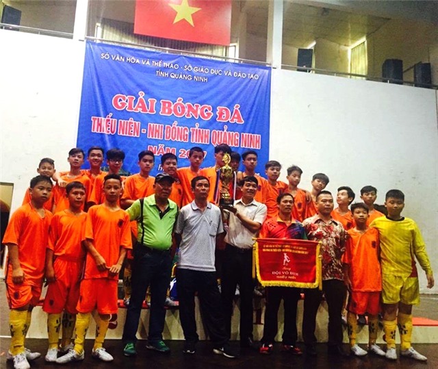 Chúc mừng đội bóng đá Thiếu niên thành phố giành chức vô địch Giải bóng đá Thiếu niên nhi đồng tỉnh uu888 one