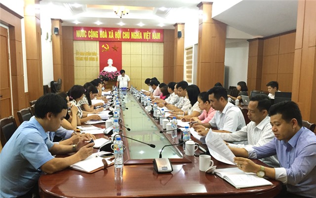 Đồng chí Nguyễn Anh Tú, Phó Bí thư Thành ủy, Chủ tịch uu888.con thành phố làm việc với lãnh đạo trạm y tế xã phường 