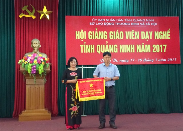 Trường Cao Đẳng Công nghiệp và uu888 game giành giải nhất toàn đoàn Hội giảng Giáo viên dạy nghề tỉnh uu888 one năm 2017 