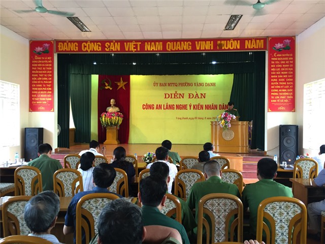 Công an phường Vàng Danh lắng nghe ý kiến nhân dân