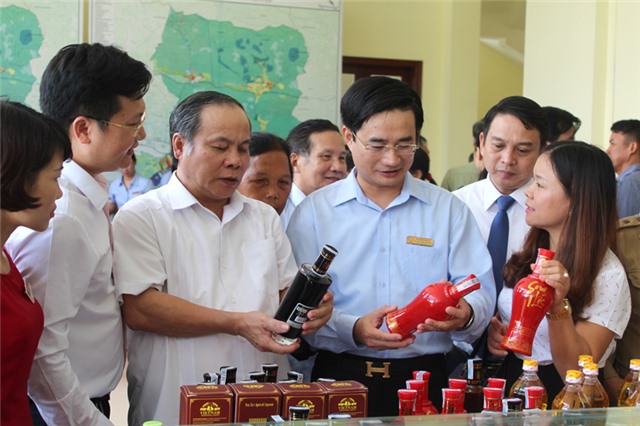 Triển khai chương trình mỗi xã phường một sản phẩm (OCOP) và chương trình uu888 game nông thôn mới giai đoạn 2017-2020