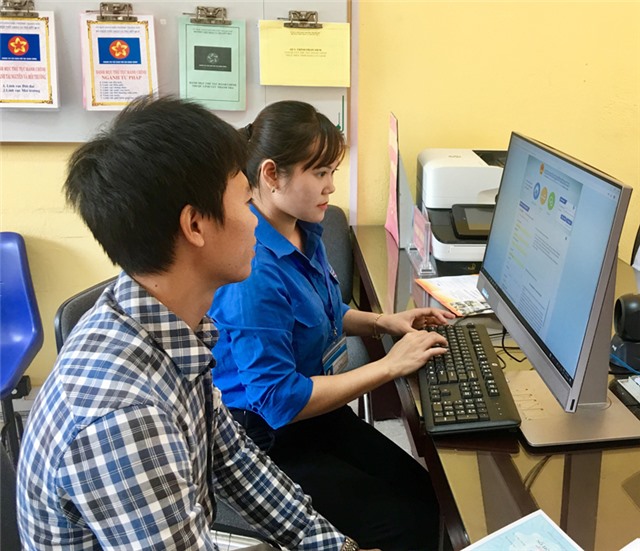 Đoàn viên, thanh niên thành phố: hỗ trợ u888c3 thực hiện TTHC