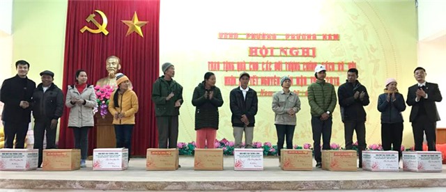Phường Phương Nam tặng 458 suất quà Tết