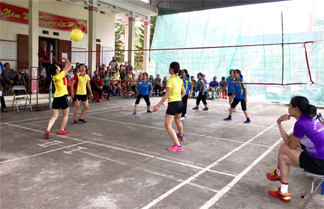 Hội LHPN Nam Khê: Giao lưu bóng chuyền hơi Kỷ niệm Ngày quốc tế phụ nữ 8-3