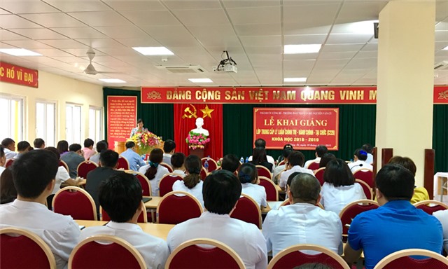 Khai giảng lớp Trung cấp lý luận chính trị - hành chính C228