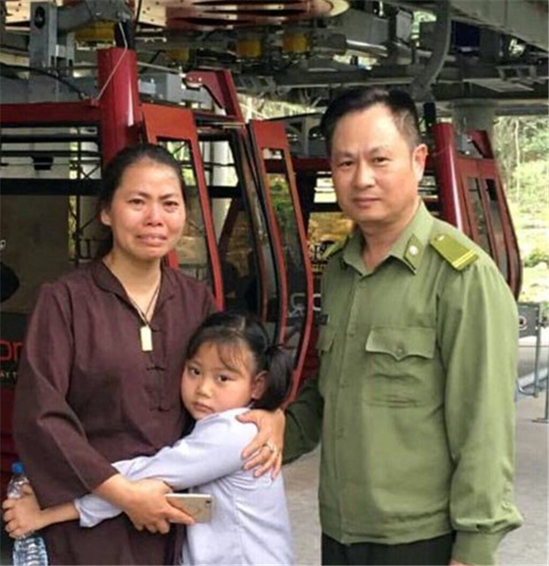 3 giờ tìm mẹ cho cháu bé 6 tuổi bị lạc tại Yên Tử