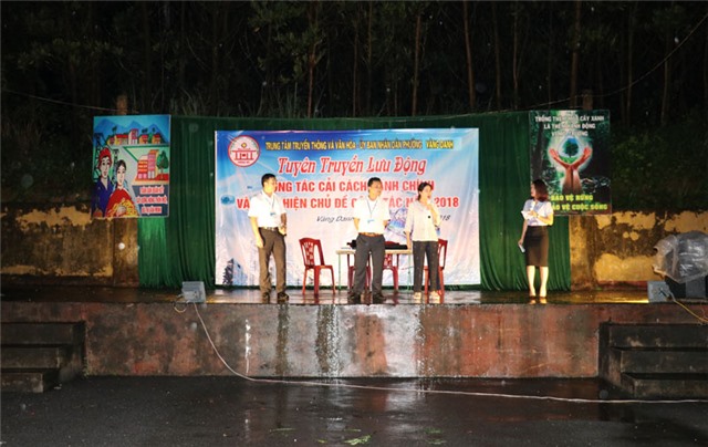Tuyên truyền lưu động về cải cách hành chính và chủ đề công tác  năm tại phường Vàng Danh