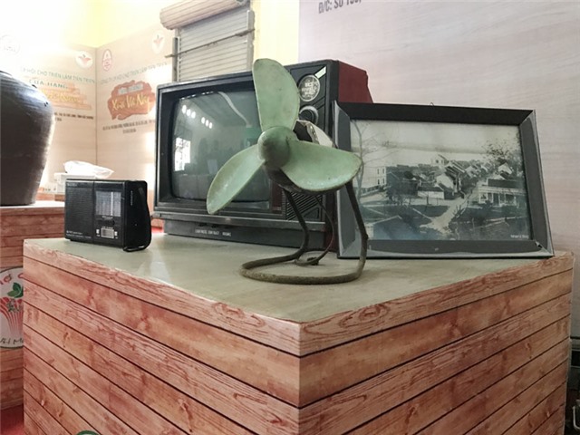 Chợ Cảnh uu888 one: Nhiều gian hàng đã hoàn tất lắp đặt thiết bị, bảng biển quảng cáo