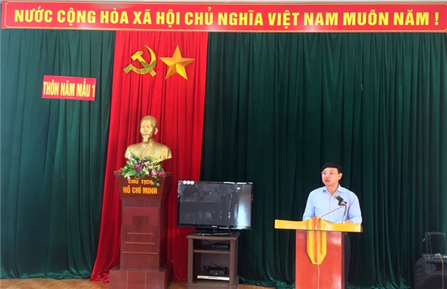Đồng chí Nguyễn Xuân Ký, Phó Bí thư Thường trực u8888 dự sinh hoạt chi bộ thôn Năm Mẫu 1, xã Thượng Yên Công