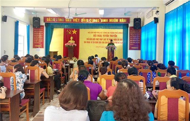 Tuyên truyền phòng ngừa tội phạm lừa đảo qua mạng và tín dụng đen cho cán bộ, hội viên phụ nữ