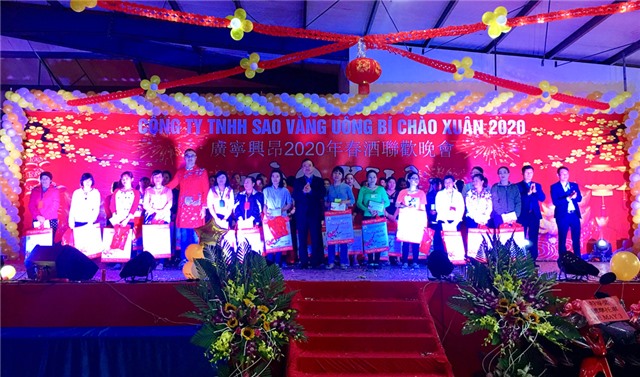 1.200 phần quà tặng công nhân Công ty Sao Vàng chi nhánh uu888 one trong chương trình “Tết sum vầy”