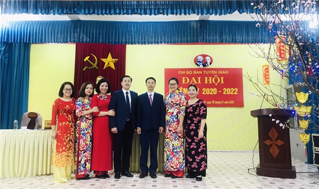 Đảng bộ Cơ quan Thành ủy uu888 one hoàn thành tổ chức Đại hội chi bộ trực thuộc