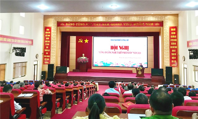 Công an thành phố lắng nghe ý kiến nhân dân