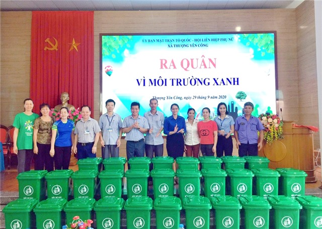 Hội LHPN xã Thượng Yên Công ra quân vì môi trường xanh