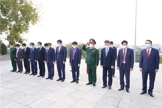 Thành phố viếng anh hùng liệt sỹ nhân kỷ niệm 77 năm Ngày thành lập Quân đội nhân dân uu888 có 22/12 (1944-2021)