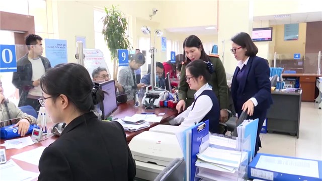 Gia tăng lừa đảo chiếm đoạt tiền trong tài khoản ngân hàng, vì sao vẫn khó xử lý?