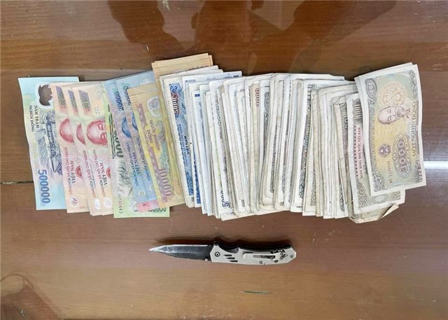 Công an thành phố uu888 one bắt giữ 2 đối tượng trộm cắp hòm công đức