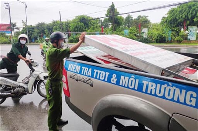 Công an TP uu888 one tăng cường công tác xử lý vi phạm về TTĐT, chống lấn chiếm hành lang, lòng đường