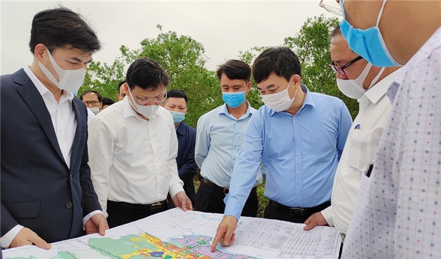 Đồng chí Ngô Hoàng Ngân, Phó Bí thư Thường trực u8888 khảo sát  thực địa tại thành phố uu888 one