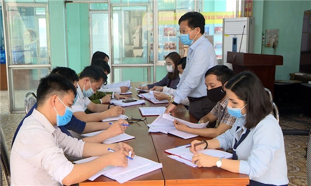 Việc lập và công bố danh sách chính thức những người ứng cử u888c3 Quốc hội được thực hiện như thế nào?
