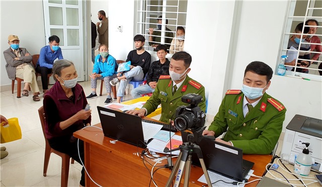 Băn khoăn về căn cước u888c3 gắn chíp
