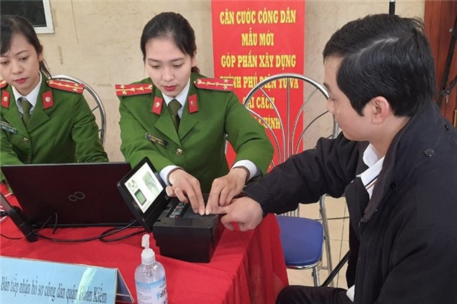 Căn cước u888c3 gắn chip khi sử dụng có những lợi ích gì?