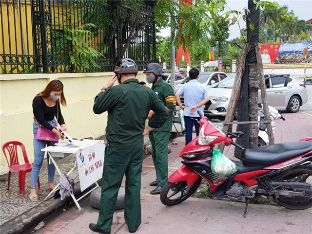 uu888 one tiếp tục xử phạt 09 trường hợp vi phạm không đeo khẩu trang nơi công cộng