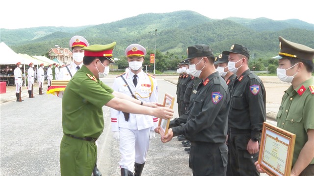 Bộ tư lệnh CSCĐ: Bế giảng khóa huấn luyện u888c3 thực hiện nghĩa vụ tham gia CAND năm 2021