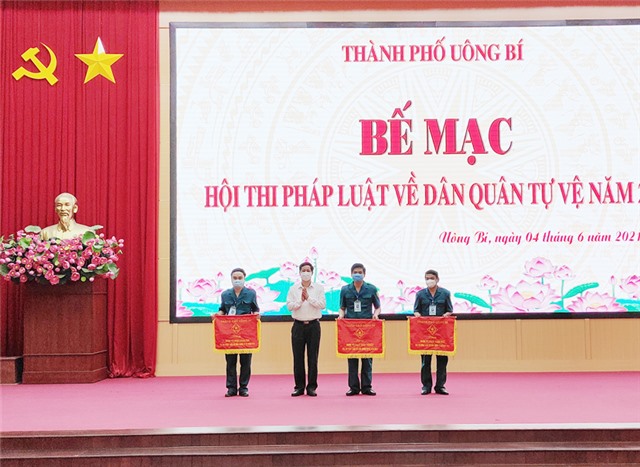 Sôi nổi Hội thi pháp luật về Dân quân tự vệ năm 2021