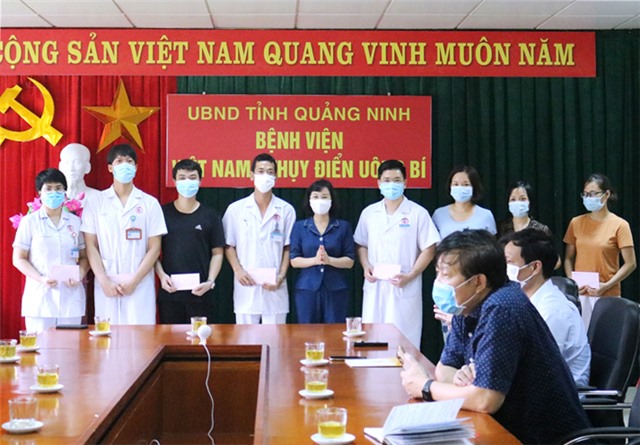 Phó Chủ tịch Thường trực uu888 bet app tỉnh Trịnh Thị Minh Thanh thăm, động viên nhân viên y tế chuẩn bị lên đường hỗ trợ công tác chống dịch tại Tây Ninh