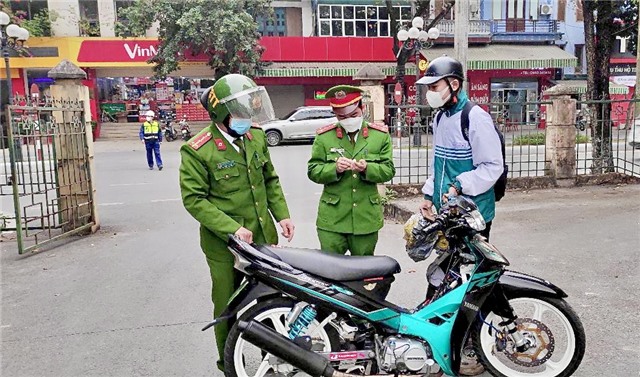 Công an thành phố uu888 one: tăng cường tuần tra, kiểm soát, đảm bảo trật tự ATGT