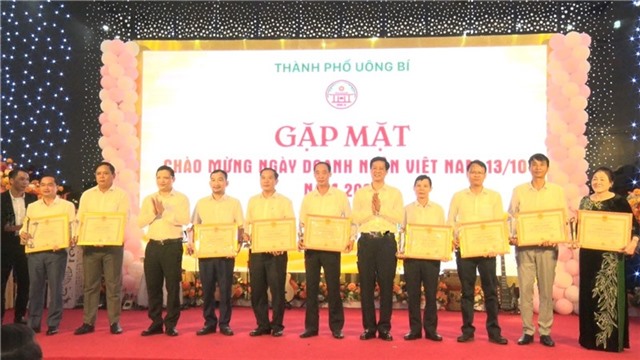 Chào mừng Ngày Doanh nhân uu888 có 13/10