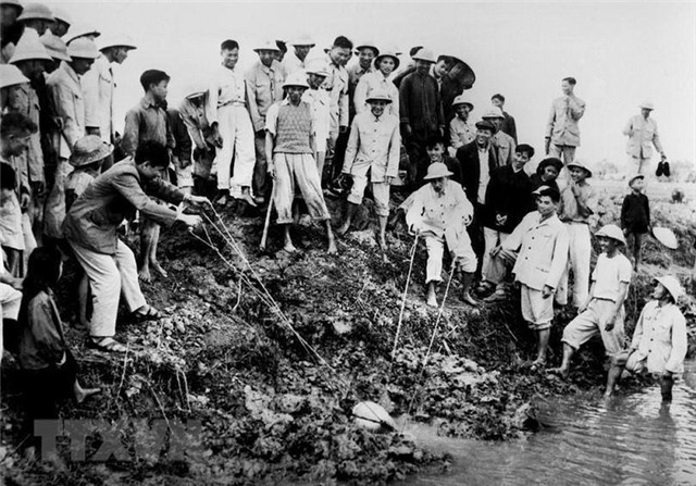 Học tập phong cách lãnh đạo bằng nêu gương của Chủ tịch Hồ Chí Minh